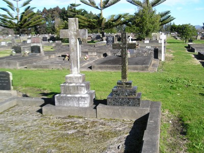 Picture of Taruheru cemetery, block 4, plot 15.