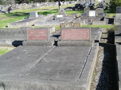 Picture of TARUHERU cemetery, block 4, plot 60.