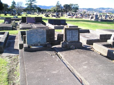 Picture of Taruheru cemetery, block 4, plot 87.