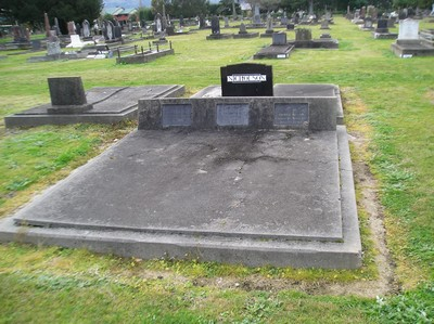 Picture of TARUHERU cemetery, block 5, plot 22.