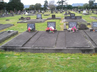 Picture of Taruheru cemetery, block 5, plot 54.