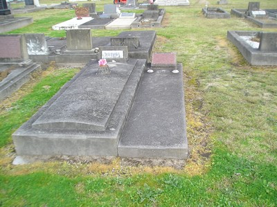 Picture of Taruheru cemetery, block 5, plot 68.