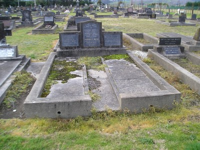 Picture of TARUHERU cemetery, block 6, plot 109.