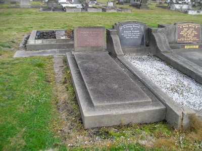 Picture of Taruheru cemetery, block 6, plot 126B.