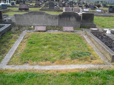 Picture of TARUHERU cemetery, block 6, plot 141.