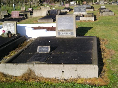 Picture of Taruheru cemetery, block 7, plot 71.