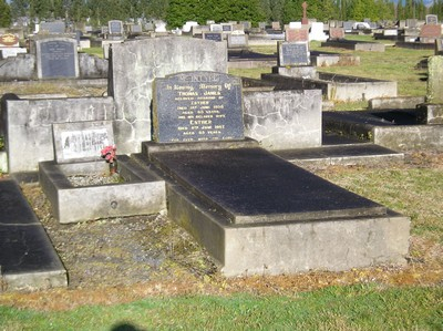Picture of Taruheru cemetery, block 8, plot 6.