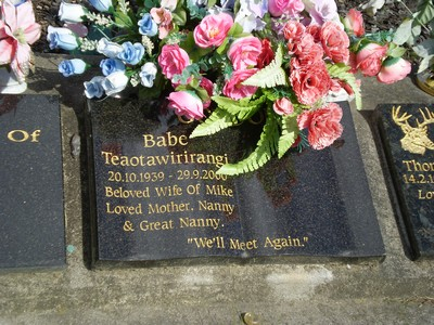 Picture of TARUHERU cemetery, block F, plot 535.