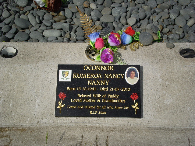 Picture of Taruheru cemetery, block K, plot 111.