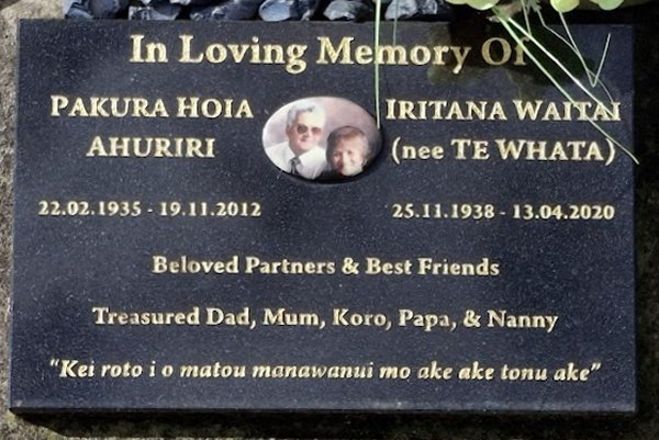 Picture of TARUHERU cemetery, block L, plot 193.
