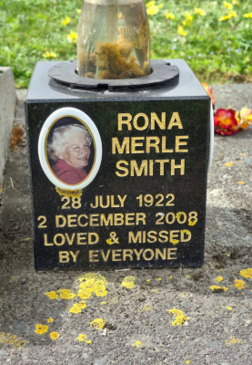 Picture of Taruheru cemetery, block RSA32, plot 53.