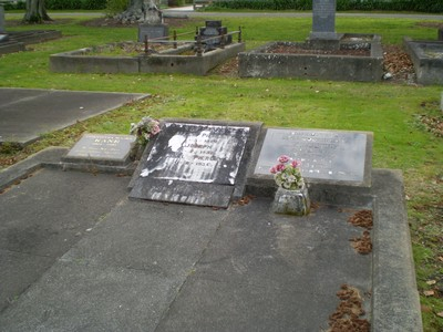 Picture of TARUHERU cemetery, block SEC1, plot 103.