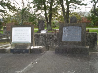 Picture of Taruheru cemetery, block SEC1, plot 125.
