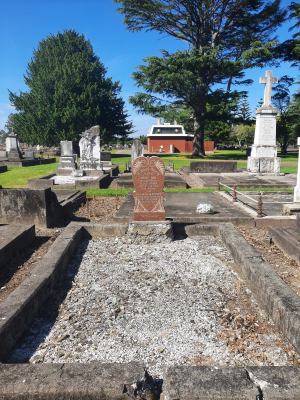 Picture of Taruheru cemetery, block SEC1, plot 153.