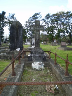 Picture of Taruheru cemetery, block SEC1, plot 320.