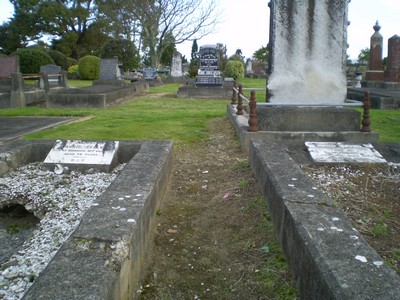 Picture of TARUHERU cemetery, block SEC1, plot 327.