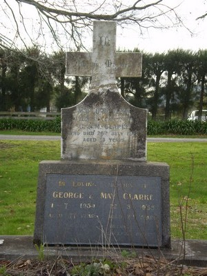 Picture of Taruheru cemetery, block SEC1, plot 37.