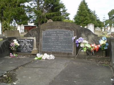 Picture of Taruheru cemetery, block SEC1, plot 77.