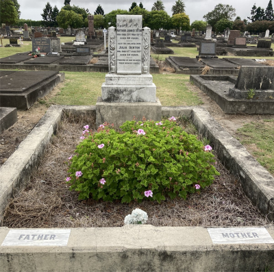 Picture of Taruheru cemetery, block SEC2, plot 704.