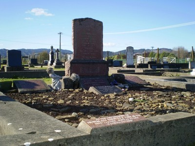 Picture of Taruheru cemetery, block SEC3, plot 1218.
