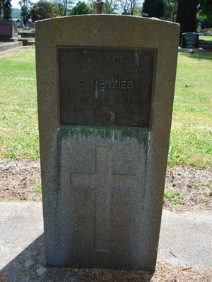 Picture of TARUHERU cemetery, block S, plot 17.