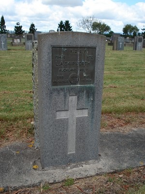 Picture of TARUHERU cemetery, block S, plot 55.