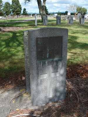 Picture of TARUHERU cemetery, block S, plot 63.