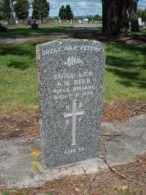 Picture of TARUHERU cemetery, block S, plot 69.