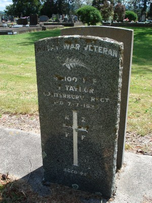 Picture of Taruheru cemetery, block S, plot 83.