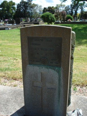 Picture of Taruheru cemetery, block S, plot 84.