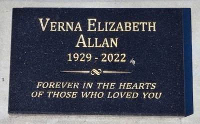 Picture of TARUHERU cemetery, block T, plot 184.