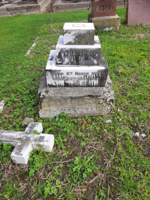Picture of TOKOMARU BAY cemetery, block TKB, plot 15.