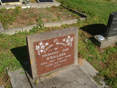 Picture of Tokomaru Bay cemetery, block TKF, plot 39.