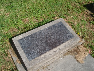 Picture of Tokomaru Bay cemetery, block TKH, plot 106.