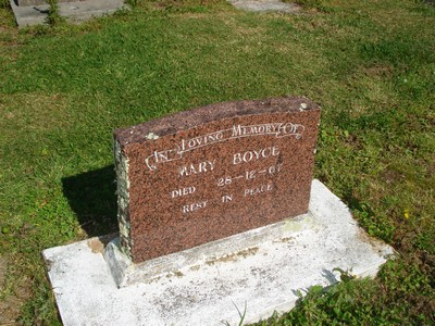 Picture of Tokomaru Bay cemetery, block TKI, plot 135.