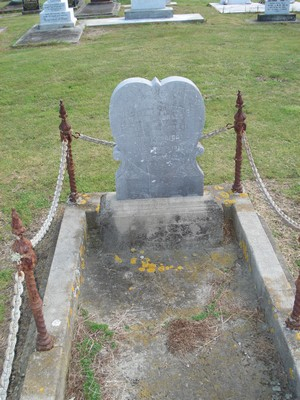 Picture of TOLAGA BAY cemetery, block TOLA, plot 24.