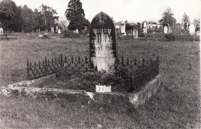 Historic picture of Makaraka cemetery, block MKAFS, plot 35.