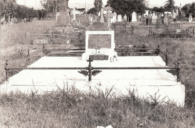 Historic picture of Makaraka cemetery, block MKA, plot 14.