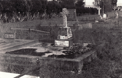 Historic picture of Makaraka cemetery, block MKA, plot 18.