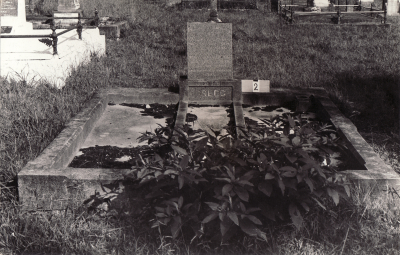 Historic picture of Makaraka cemetery, block MKA, plot 2.