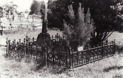 Historic picture of Makaraka cemetery, block MKB, plot 155.