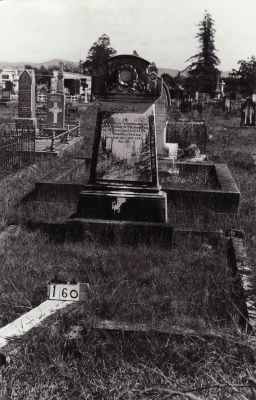 Historic picture of Makaraka cemetery, block MKB, plot 160.