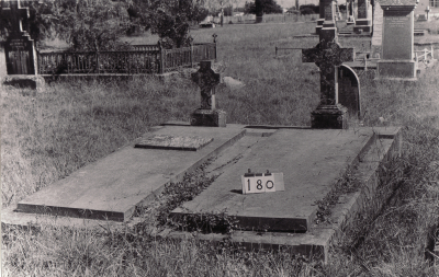 Historic picture of Makaraka cemetery, block MKB, plot 180.