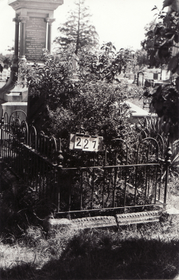 Historic picture of Makaraka cemetery, block MKB, plot 227.