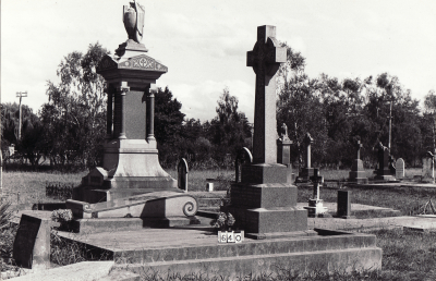 Historic picture of Makaraka cemetery, block MKB, plot 640.