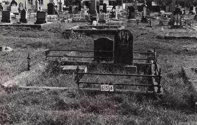 Historic picture of Makaraka cemetery, block MKB, plot 654.