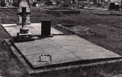 Historic picture of Makaraka cemetery, block MKB, plot 657A.