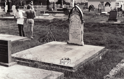 Historic picture of Makaraka cemetery, block MKB, plot 672.