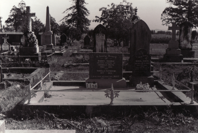 Historic picture of Makaraka cemetery, block MKC, plot 1158.