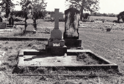 Historic picture of Makaraka cemetery, block MKC, plot 1192.